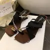 Casaco de Verão Francês de Salto Alto Novo Estilo com Sandálias Feminino Casca de Ovo de Pombo 2025 Deslumbrante Celebridade da Internet Saia de Cristal