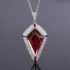 2026 Nuevo Modelo Zhuang Shengsheng Joyería Base de Cobre Chapado en Oro Corindón Rojo Simulado Cometa Estilo Europeo y Americano Collar con Colgante