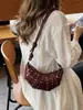 Bolso Croissant Tachonado de Lujo Ligero para Mujer, Nuevo Modelo 2026 Versátil Bolso de Hombro Cruzado, Bolso de Mano para Viajar, Bolso Canasta Tote