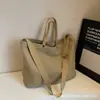 Nova Bolsa de Compras Casual Retrô Estilo Coreano Bolsa de Mão de Grande Capacidade Bolsa Simples de Lona Leve Cor Sólida Bolsa de Ombro Único Feminina
