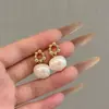 Brincos de Pérola de Vidro Branco Australiano para Mulheres, Brincos Versáteis de Uso Diário, Exquisitos e de Alto Padrão, Brincos Simples de Treliça Estilo Francês
