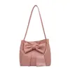 Bolso versátil de otoño para mujer, bolso cuadrado pequeño, exquisito y de alta gama, bolso cruzado estilo Chanel, bolso de mano de moda de nicho con lazo