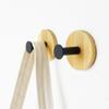 Gancho adhesivo de pared estilo nórdico creativo de madera maciza para ropa sin perforaciones de bambú para entrada de cocina y baño gancho adhesivo para abrigos y sombreros