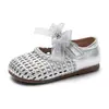 Sandalias para Niña Zapatos Pequeños Tejidos Huecos Infantiles Nuevo Modelo Primavera/Verano 2026 Zapatos para Bebé Niña Transpirables Antideslizantes Zapatos Pequeños de Cuero