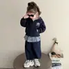 Jaqueta Moletom para Meninas Primavera e Outono Infantil Estilosa Esportiva com Capuz Cardigan Baseball Calça Xadrez de Pernas Largas