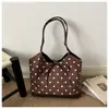 Bolso de mano casual de gamuza para mujer, nuevo bolso de hombro de lunares de moda otoño 2026, bolsa de mano tipo tote de gran capacidad para el día a día
