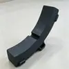 La parte trasera de las pastillas de freno tiene una ranura fija para adaptarse a las condiciones de frenado de las locomotoras mineras