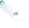 Perfil de plástico extrudado de PVC resistente à corrosão tira de cartão de plástico resistente ao desgaste em forma de slot de cartão multifuncional trilha de produto multifuncional