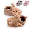 Zapatos cálidos de gamuza para bebé 0-1 años invierno algodón suave para gatear suela blanda zapatos de bebé al por mayor 2097