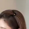 Mini presilha de cabelo florzinha com strass, nova presilha lateral estilosa para cabelos soltos e franja, grampo de cabelo para penteado semi-preso de princesa