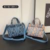 Bolsa Tote al por Mayor para Mujer Bolsa Cuadrada Pequeña Portátil de Celebridad de Internet Bolsa para Lonchera Transfronteriza de Tailandia Lona Estampado Nueva Letra Bolsa para Lonchera