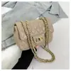 Bolsa Transversal para Mulheres 2025 Nova Moda Europeia e Americana Versátil Acolchoada com Corrente Bolsa Quadrada Pequena de Ombro Transversal para Mulheres