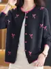 Cárdigan de Punto Redondo Estampado Adelgazante Reductor de Edad para Mujer Temporada de Primavera y Otoño Botones con Decoración de Lazo Suéter Chaqueta Delgado