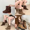 2026 Novas Botas Curtas Estilo Francês Outono Inverno Salto Escondido Temperamento Botas de Tornozelo Emagrecimento Feminino Botas para Barra da Calça Ocidental Botas Martin