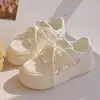 Zapatos Blancos de Malla Transpirable para Verano Mujer 2026 Nuevos Versátiles Suela Gruesa Aumentan Altura Zapatos de Lona Zapatos Deportivos Casuales Zapatos de Skate