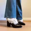 2026 Estilo Coreano Cálido Nuevo Felpa Engrosada Persona Pequeña Zapatos Peludos Punta Aguda Retro Tacón Grueso Mary Jane Sin Cordones