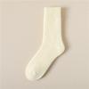 Calcetines de cachemira para mujer otoño e invierno forro polar engrosados media pantorrilla calcetines de felpa para dormir piso supergruesos calcetines de confinamiento medias de invierno