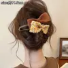 2026 nuevos y elegantes pasadores de pelo de color café al por mayor, pinzas de pico de pato de alta gama para la parte posterior de la cabeza, accesorios para el cabello lindos y dulces para mujeres