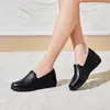 Zapatos de cuero para mujer, antideslizantes, de suela blanda, cómodos para madres, parte superior suave y cuero, tacón de cuña cómodo, zapatos de trabajo para mujeres de mediana edad, zapatos de cuero, zapatos planos para mujer