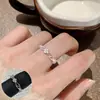 Anillo de fuegos artificiales elegante y exquisito para mujer, lujo ligero, moderno, único, anillo abierto versátil, borde ancho, anillo de moda para el dedo índice de celebridad de internet
