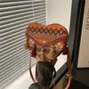 Bolsa Tecida Texturizada de Alta Qualidade para Mulheres 2026 Nova Tendência Moda Bolsa Transversal para Mulheres Ins Nicho Bolsa de Ombro com Franjas para Mulheres