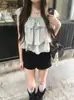 Calça Y2K estilo coreano de rua para garota popular com design de argola metálica e rebite na cintura traseira, corte justo, hot pants que modelam o quadril, versátil para todas as estações