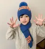 Chapéu de Lã Espesso e Quente de Outono e Inverno para Crianças Estilo Coreano Chapéu de Bebê e Criança Ícone de Letra Fofa Chapéu de Tricô com Proteção para Orelhas