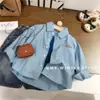 Nova Camisa Listrada Estilosa Estilo Coreano para Meninas da Primavera e Outono, Blusa Versátil da Moda com Manga Longa para Crianças, Tendência de Comércio Exterior