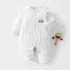 Macacão de bebê fino de algodão 40g, macacão de algodão puro para recém-nascido, design sem costura Classe A, estilo outono/inverno, mantém o bebê aquecido