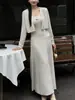 Conjunto de Duas Peças para Mulheres - Vestido Camisola de Tricô Floral Tridimensional + Cardigã de Tricô Liso - Novo Estilo Francês Outono/Inverno 2026