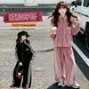 Conjunto de veludo outono e inverno para meninas, novo estilo 2026, moletom e calça pantalona modernos e da moda estilo coreano, coleção de outono
