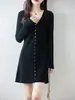 Vestido de Lã 100% Puro com Decote em V para Mulheres no Outono e Inverno, Saia de Tricô de Manga Sino Pequena para Usar por Baixo, Saia Suéter, Comprimento Médio