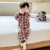 Pijama de franela engrosada para niños, conjunto de ropa de estar de dibujos animados para niños en invierno, pijama cálido para bebés niños, invierno