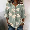Nova camiseta feminina estampada com gola V e babados, camisa casual elegante para o trabalho no verão