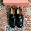 Fábrica está produzindo! Mocassins Redondos Estilo Old Money Britânico Retrô Slip-on para o Dia a Dia Salto Grosso Sapatos Pequenos de Couro