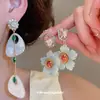 Brincos Pingente Flor de Resina Cravejados com Diamantes Agulha de Prata, Brincos Doces Estilo Férias de Verão, Acessórios de Orelha Retrô com um Toque de Luxo Leve e de Alta Qualidade