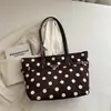 Bolso de mano de lunares de moda para mujer, nueva colección 2026, bolso de hombro de gran capacidad para el trabajo, bolso tote vintage de gamuza