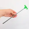 Estacas galvanizadas para tienda de campaña del fabricante en stock, estacas de plástico en forma de T que brillan en la oscuridad, estacas de acero para fijación de toldos de camping al aire libre