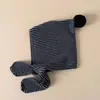 Novo Conjunto de Chapéu e Cachecol de Inverno para Crianças, Chapéu de Tricô Quente para Bebê, Chapéu Fofo Listrado com Proteção para Orelhas, Moderno