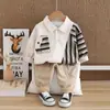 Nuevo Conjunto de Dos Piezas para Niños de Algodón con Cuello Camisero a Bloques de Color y Rayas, Sudadera Casual a la Moda con Pantalones Largos Estampados, Directo del Fabricante