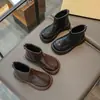 Botas de Cuero para Niñas 2026 Otoño/Invierno Nuevos Estilo Coreano Modernas Botas Martin Versátiles Retro Cierre Trasero Botas Pequeñas de Cuero