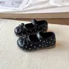 Sapatos de couro infantis para primavera e outono, sapatos de couro para meninas, sapatos de princesa, sapatos versáteis estilo coreano para bebês, sapatos Mary Jane antiderrapantes de sola macia