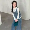 Conjunto de Primavera y Otoño para Niñas 2026 Moda y Estilo Ropa de Otoño para Niñas Grandes, Conjunto de Tres Piezas con Tirantes de Mezclilla Deshilachados