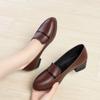 Zapatos de Madre de Suela Blanda de Cuero Suave 2025 Primavera y Otoño Nuevos Zapatos de Cuero para Mujer con Tacones Gruesos, Flats Cómodos, Zapatos Versátiles para Mujeres de Mediana Edad y Mayores