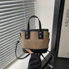 Bolso de Cubo Vintage de Nicho para Mujer, Nuevo Modelo Invierno 2026, Bolso Cruzado Acolchado Bordado para el Trabajo y los Viajes, Bolso de Hombro