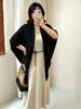 Chal triangular de punto para mujer talla grande, colección otoño 2026, estilo elegante y suave, perfecto para usar en capas y como prenda exterior