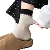 Calcetines nuevos para mujer de la serie miu, para primavera y otoño, de longitud media hasta la pantorrilla, con bloques de color, algodón suave y cómodo, diseño simple de encaje, calcetines con volantes para niñas