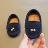 Otoño 2025 Nuevos Mocasines Retro para Niños Zapatos Casuales de Suela Suave para Niños Estilo Británico Zapatos de Cuero para Niñas Zapatos Individuales de Moda