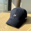 Gorra de Béisbol de Estilo Coreano con Letra 'm' Bordada y Visera Dura para Mujer, Gorra Versátil con Letra para Primavera y Verano que Hace que la Cara Parezca Más Pequeña, Gorra de Sol