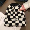 Gorro de Lana Tejido a Cuadros Rojos Ankora para Mujer, Gorro Cálido para Proteger las Orejas Otoño e Invierno 2026, Gorro Adelgazante para la Cara
